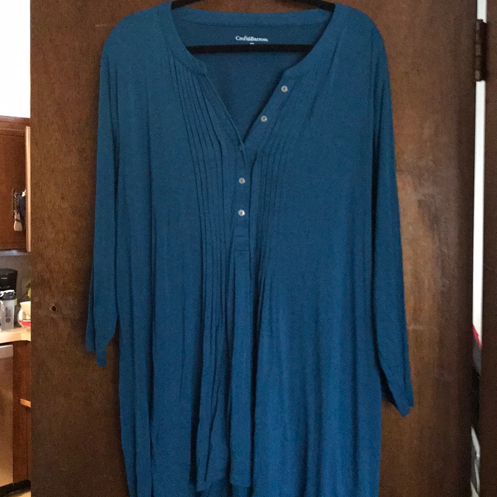Flowy teal tunic.